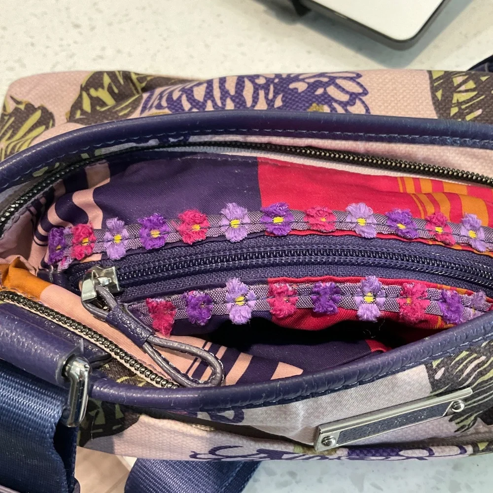 🧧Authentic TUMI Anna Sui X Floral Crossbody Bag RARE - Picture 9 of 10